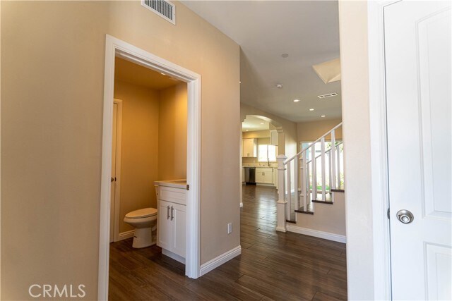 Photo - 9246 Cedros Ave