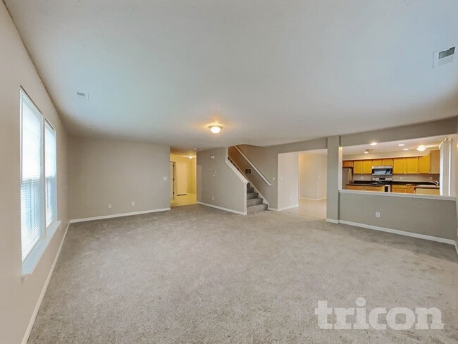 Photo - 1963 Central Park Blvd W