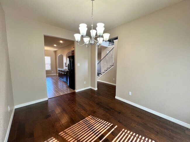 Photo - 615 Ridge Point Dr