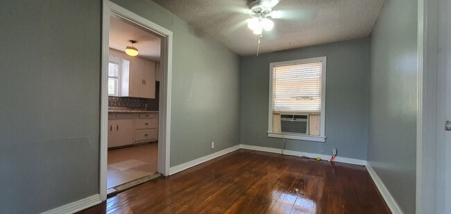 Photo - AFFORDABLE and Spacious 2 bedroom 1 bath Home AVAILABLE NOW