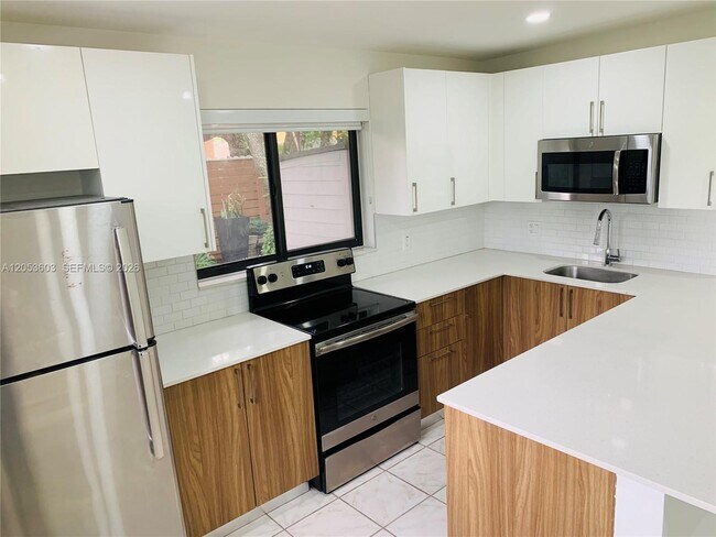 2786 SW 32nd Ave Unit 2790