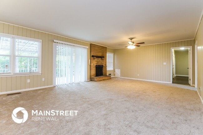 Photo - 121 13th Ave NE