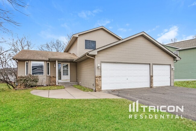 Photo - 14700 Junkite St NW House