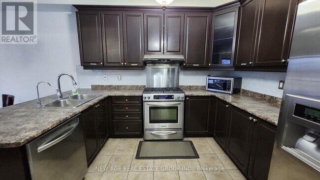 Photo - 80 Tatra Crescent