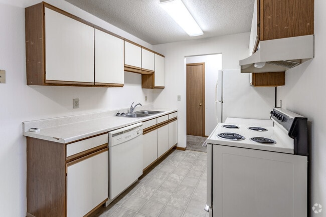 2BR, 1BA - 1,007SF - Kitchen