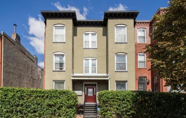 Building Photo - 207 R St NW Unit 4