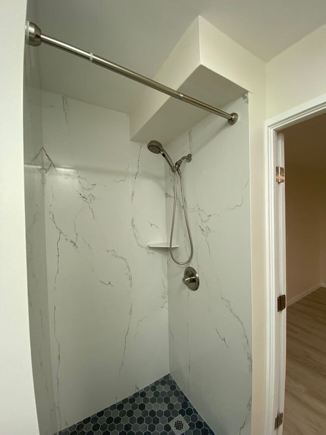 Photo - Newly Renovated 1 Bed. 1, Bath, 1 parking in Moilili. Unit 210