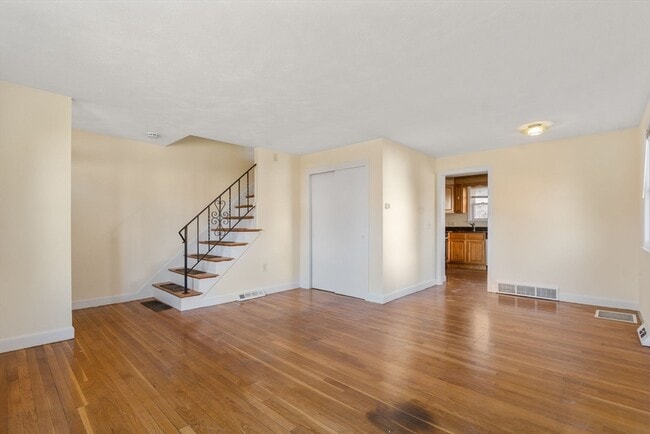 Photo - 19 Moreland Ave