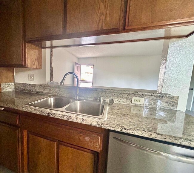 Photo - 9715 Charnock Ave