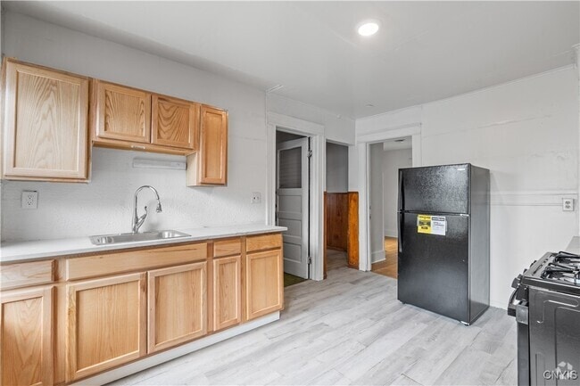Building Photo - 148 Lilac St Rental