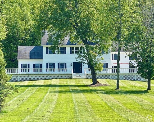 Building Photo - 390 Birch Hill Rd Rental