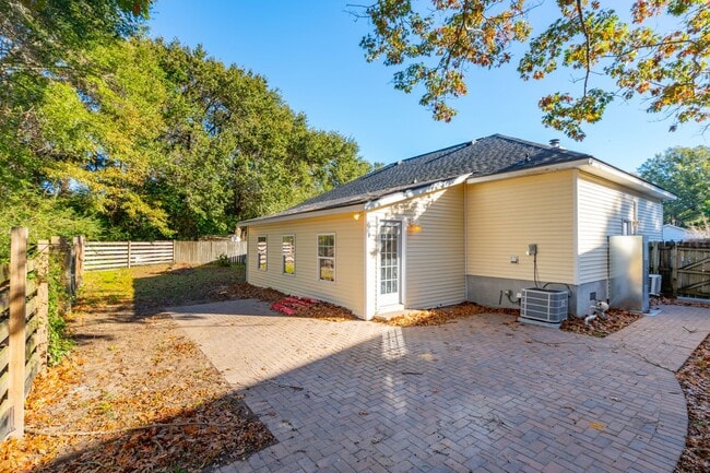 Photo - Spacious James Island Home off Fort Johnson Road