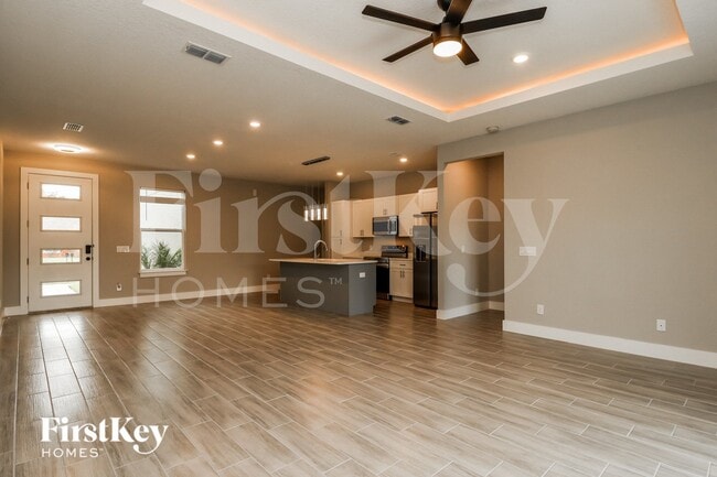 327 Churchill Ct