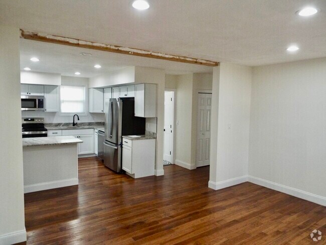 Building Photo - 92 Rockland St Unit 1 Rental