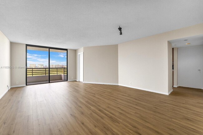 Building Photo - 3300 NE 191st St Unit 1812 Rental