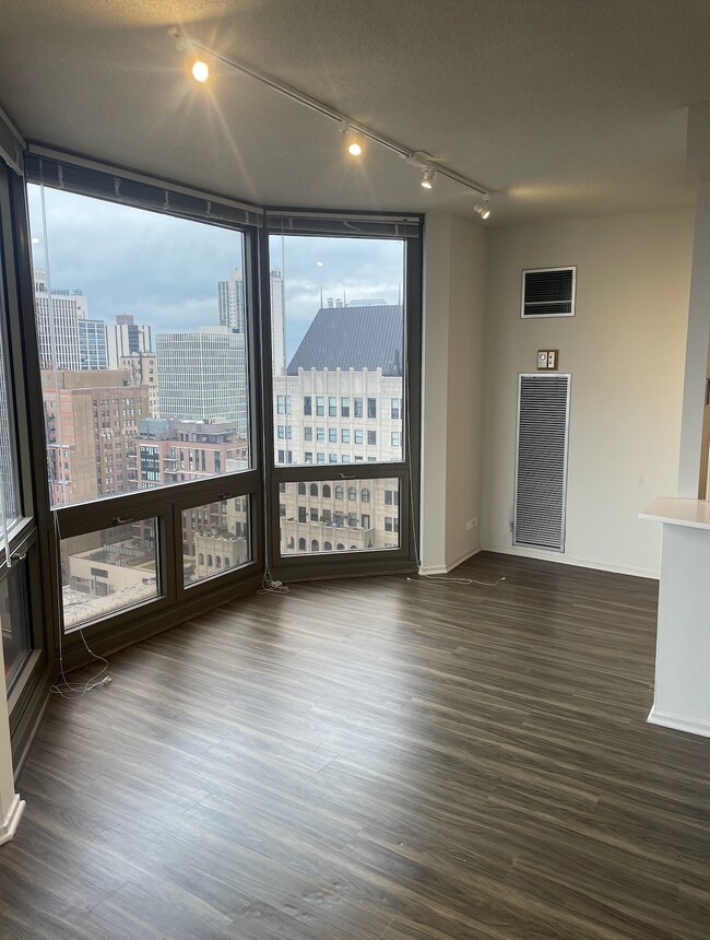 Photo - 1122 N Dearborn St Unit 0