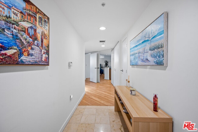 Photo - 13700 Marina Pointe Dr Unidad 807