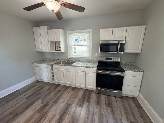 Photo - Lovely Three Bedroom Home In Plaza Midwood!