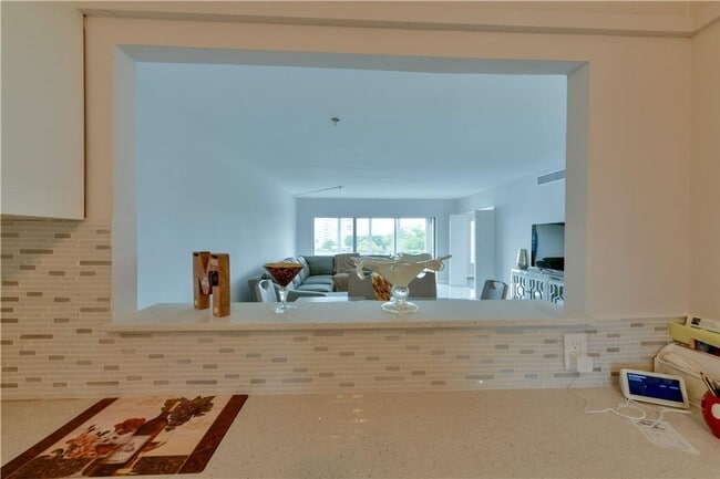 Photo - 2751 N Palm Aire Dr