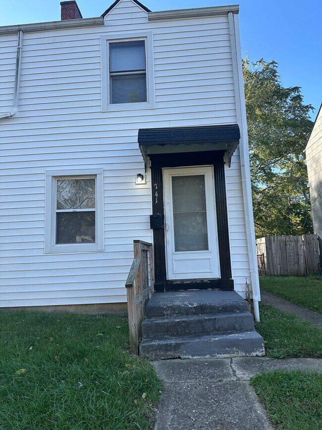 Building Photo - 741 E Mithoff St Unit 741 E Mithoff St