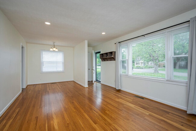 Photo - 649 Mitchell Ave