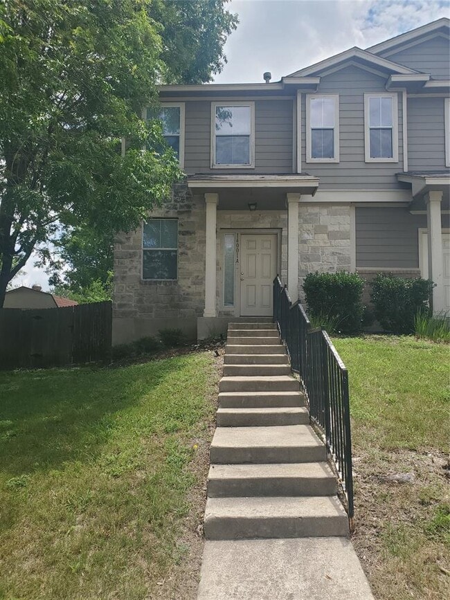 Building Photo - 14001 Cambourne Dr