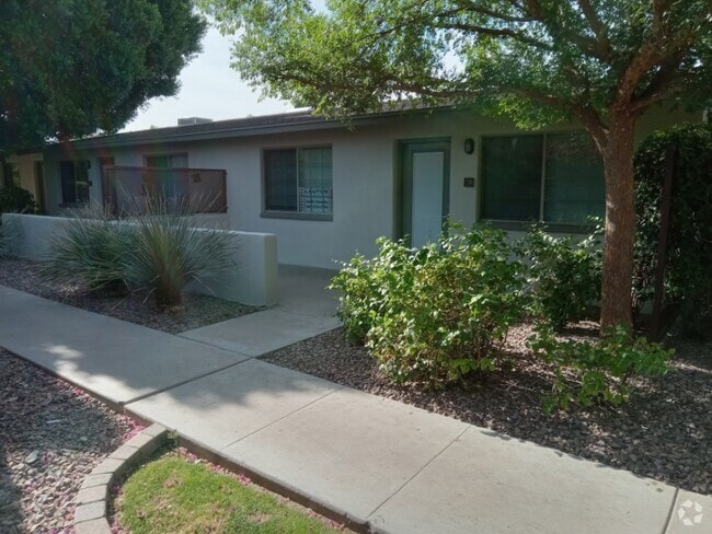 Building Photo - 1850 E Maryland Ave Unit 1850 E Maryland Ave #29 Rental