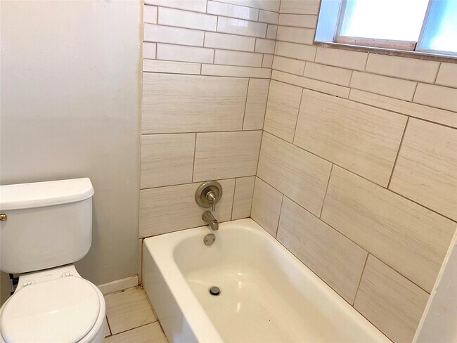 Photo - 10122 Shadow Wood Dr Unit 23