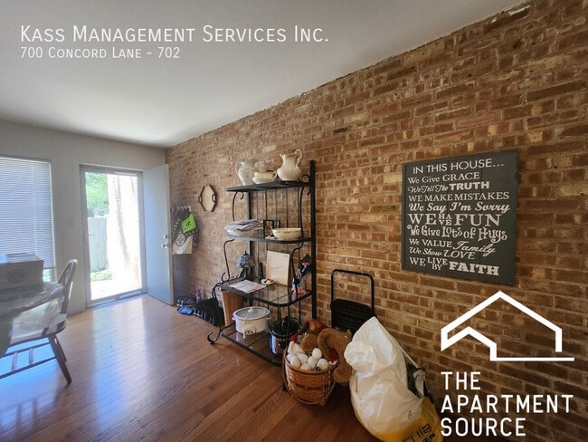 Photo - 700 Concord Ln