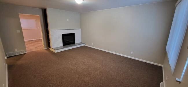 Photo - 205 Scott Ave Unit A