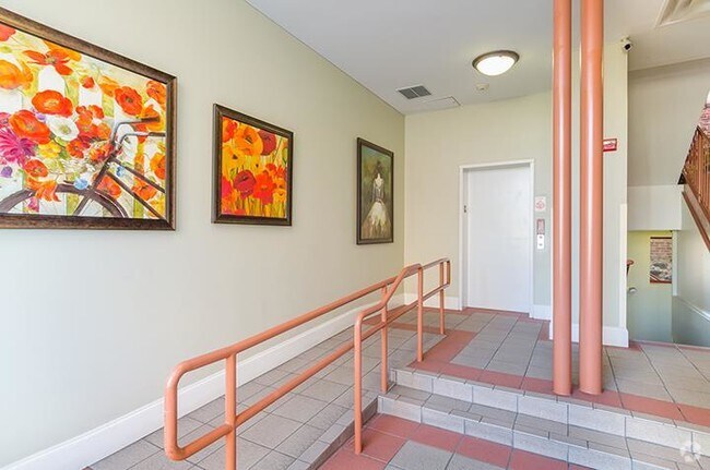 Elevator Lobby - Astor Court Apartments