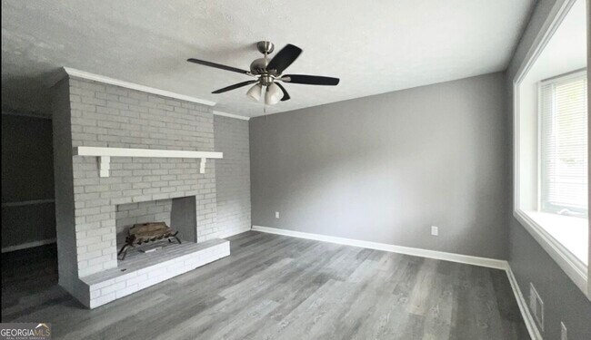 Photo - 2894 Barry Ave SE