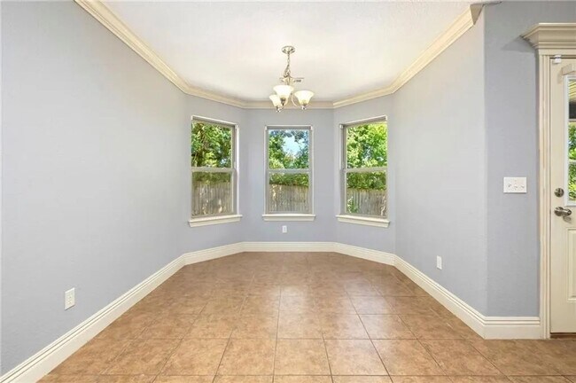 Photo - BEAUTIFUL HOME IN GREAT LOCATION!