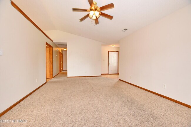 Photo - 114 N Ivy Dr