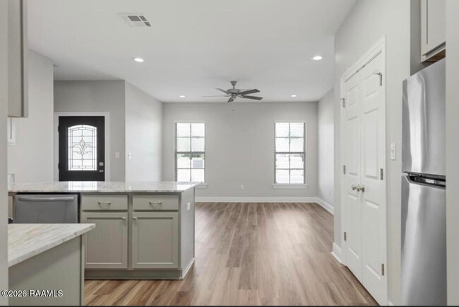 Photo - 139 Iberia St