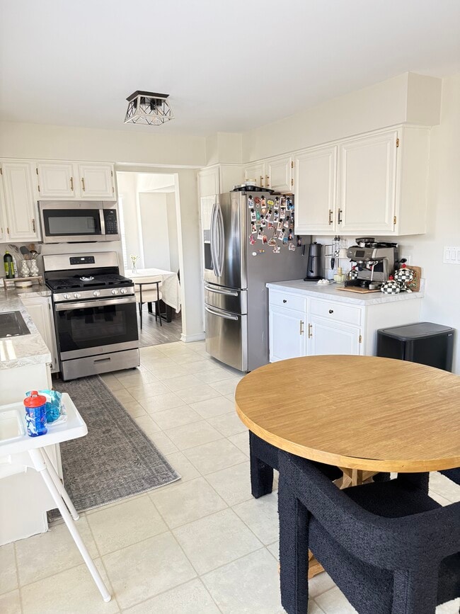 Photo - 1058 Longford Rd