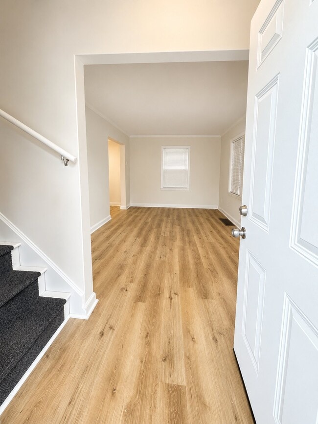Photo - 6703 Walrond Ave