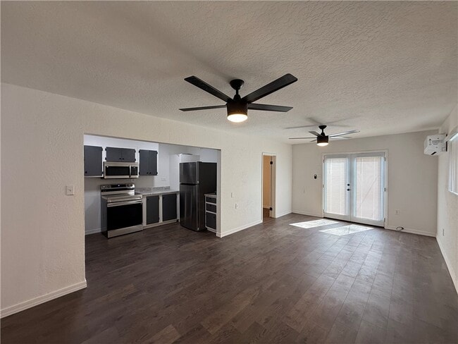 Photo - 3810 E John L Ave