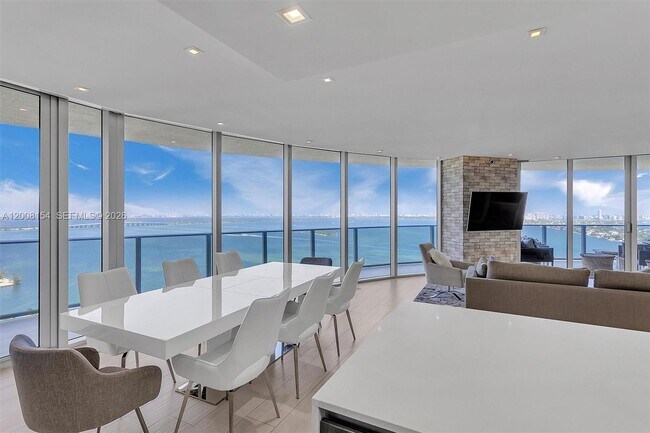 Photo - 488 NE 18th St Unidad 2315