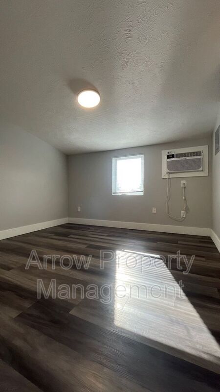 Photo - 877 N 26th St Unit 31