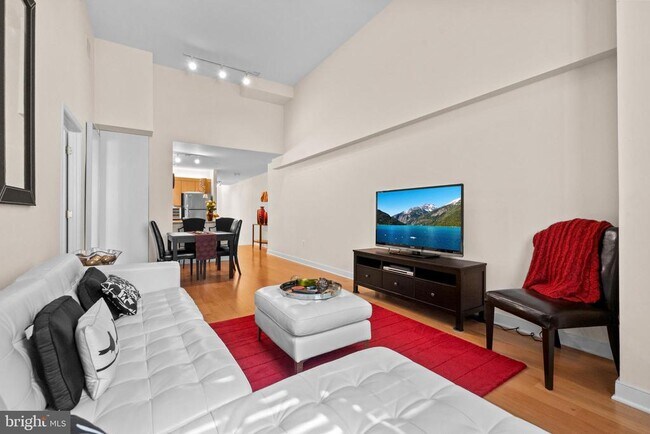 Photo - 631 D St NW Unidad 128