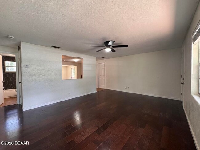 Photo - 535 Olive St