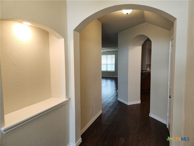 Photo - 5304 Primavera Ln