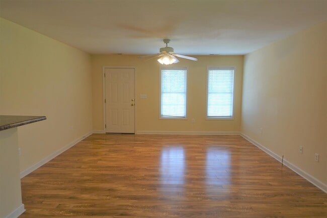 129 River Oaks Cir