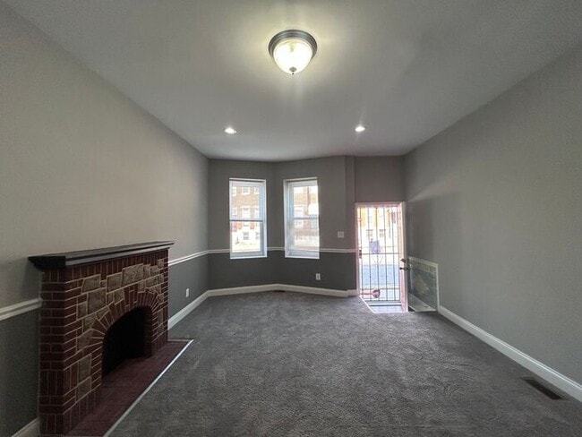 Photo - 4 Bedrooms Plus Den with 2.5 Bathrooms