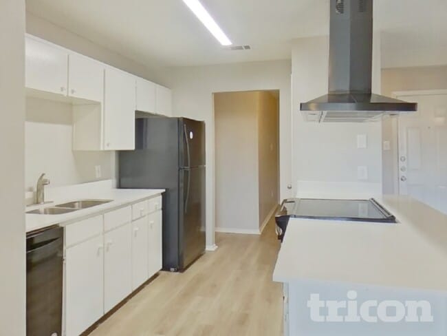 Photo - 5915 Myers Rd