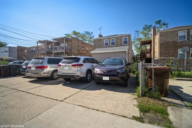 Photo - 4914 Louise St Unit #1