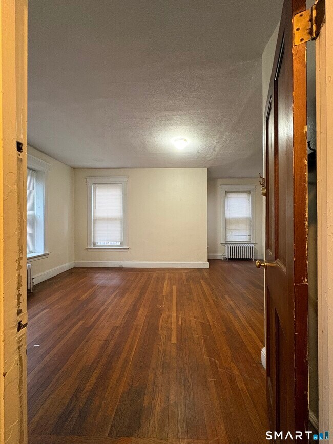 Photo - 787 Elm St Unidad 1