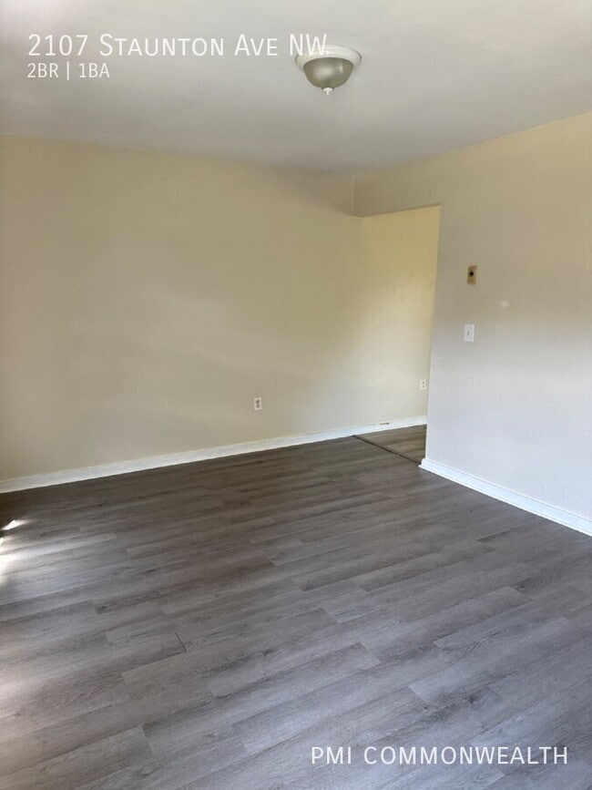 Photo - 2107 Staunton Ave NW