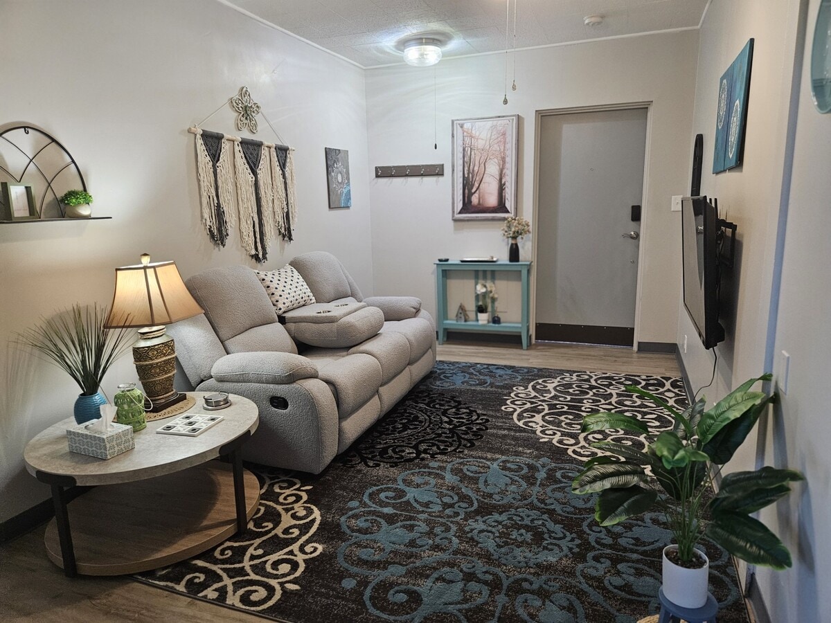 Photo - 4605 Elm Ave Unit EAST
